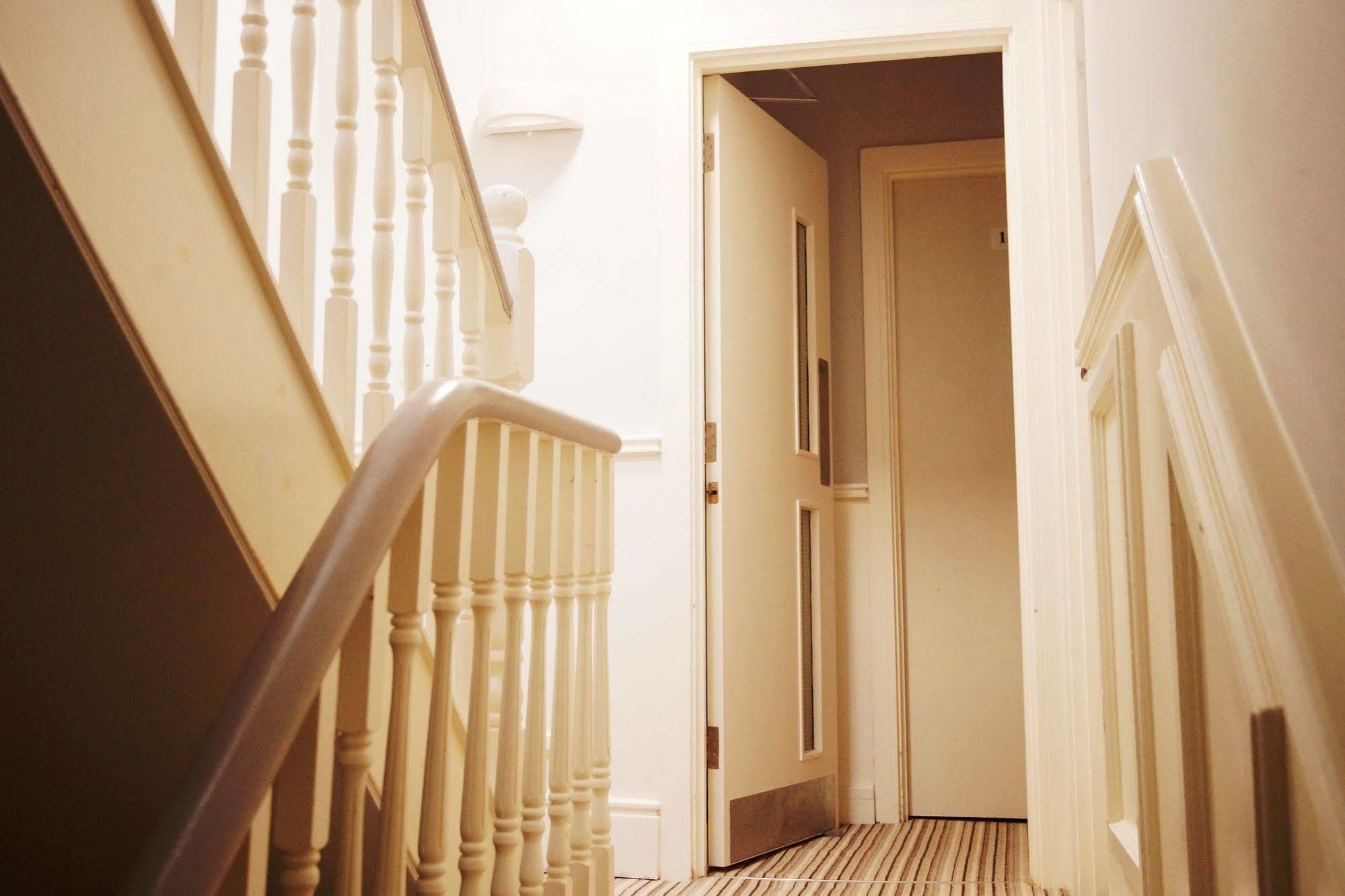 런던 컴포텔 퍼플 B&B 외부 사진