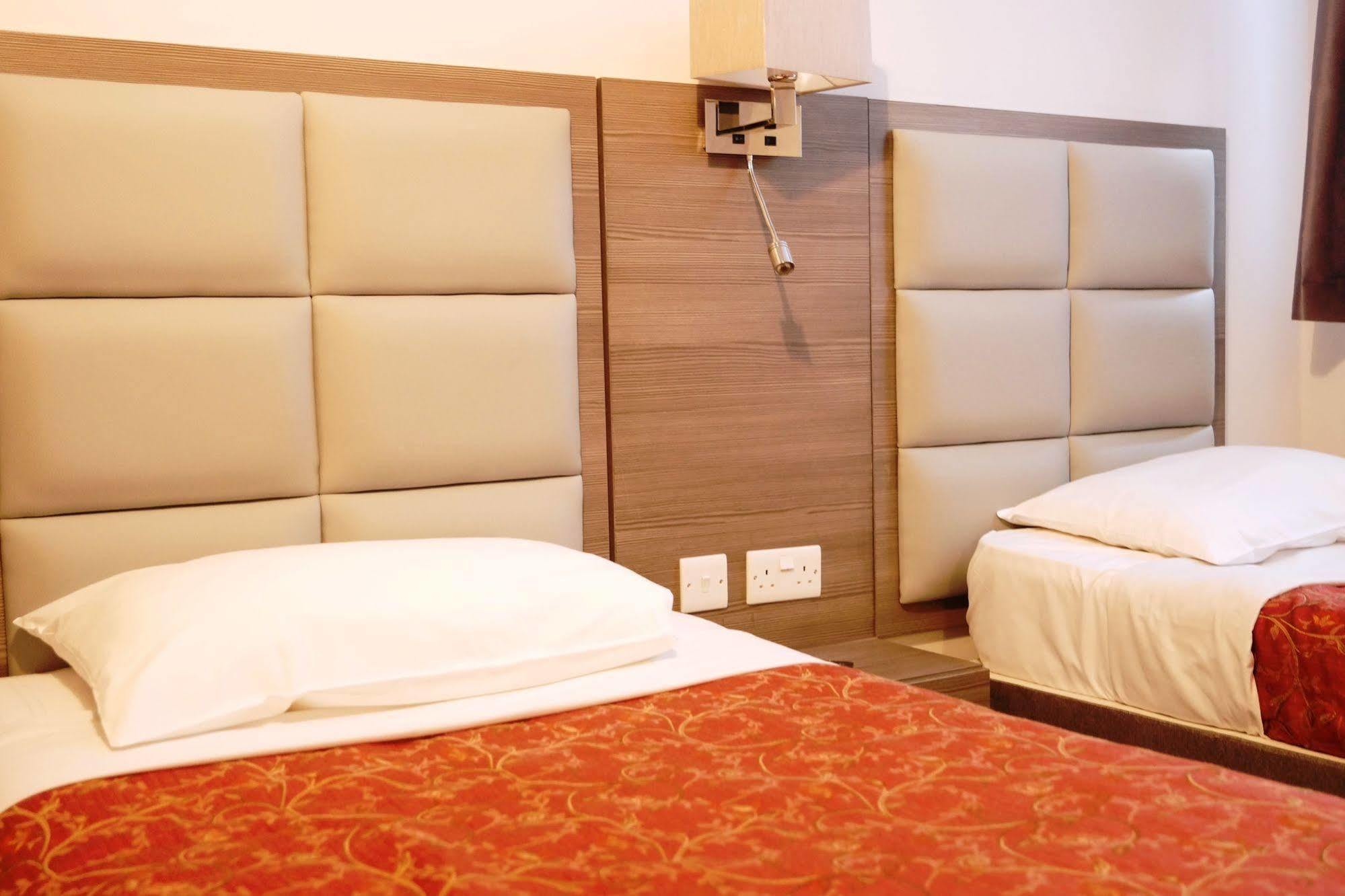 런던 컴포텔 퍼플 B&B 외부 사진