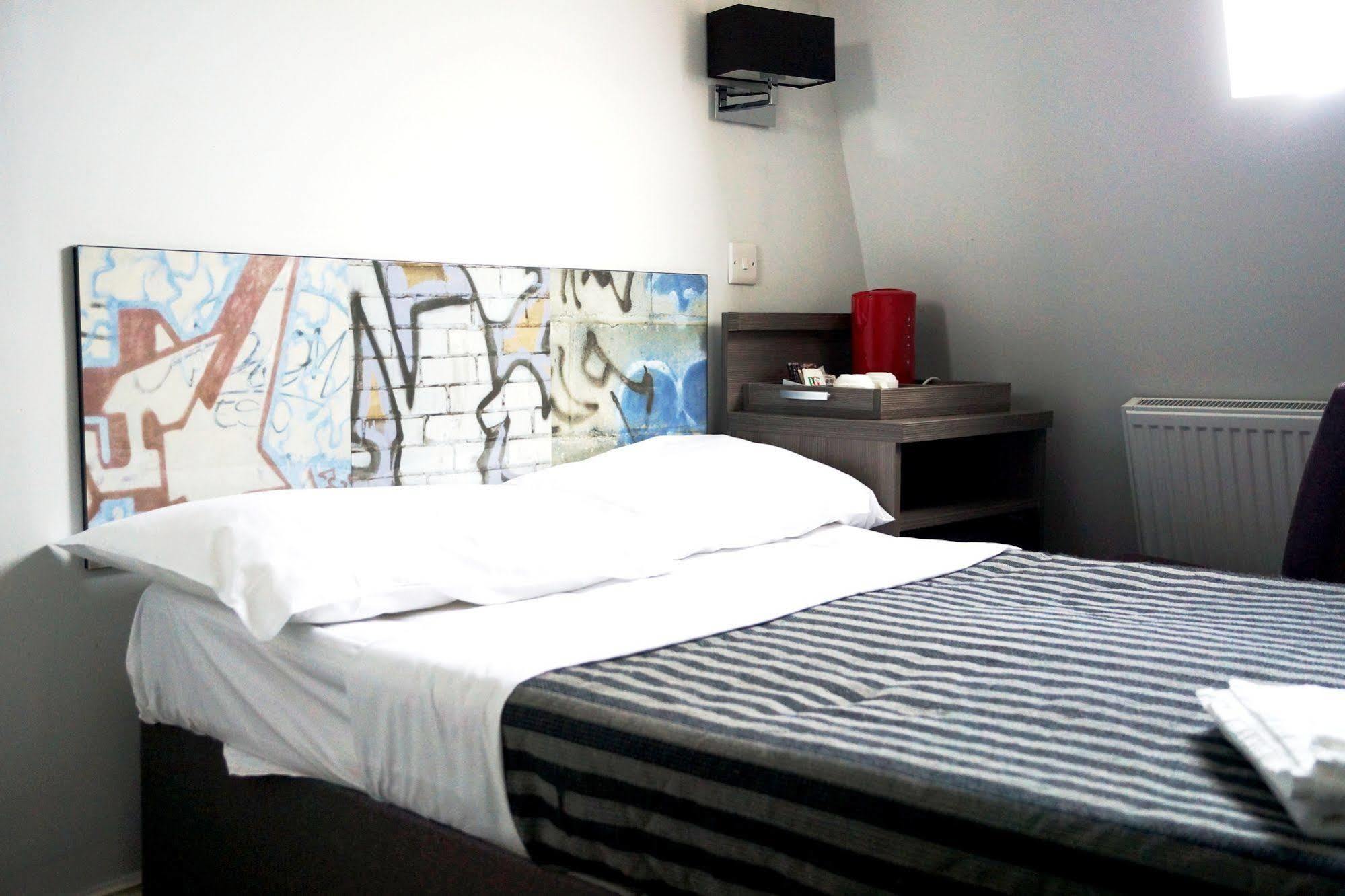 런던 컴포텔 퍼플 B&B 외부 사진
