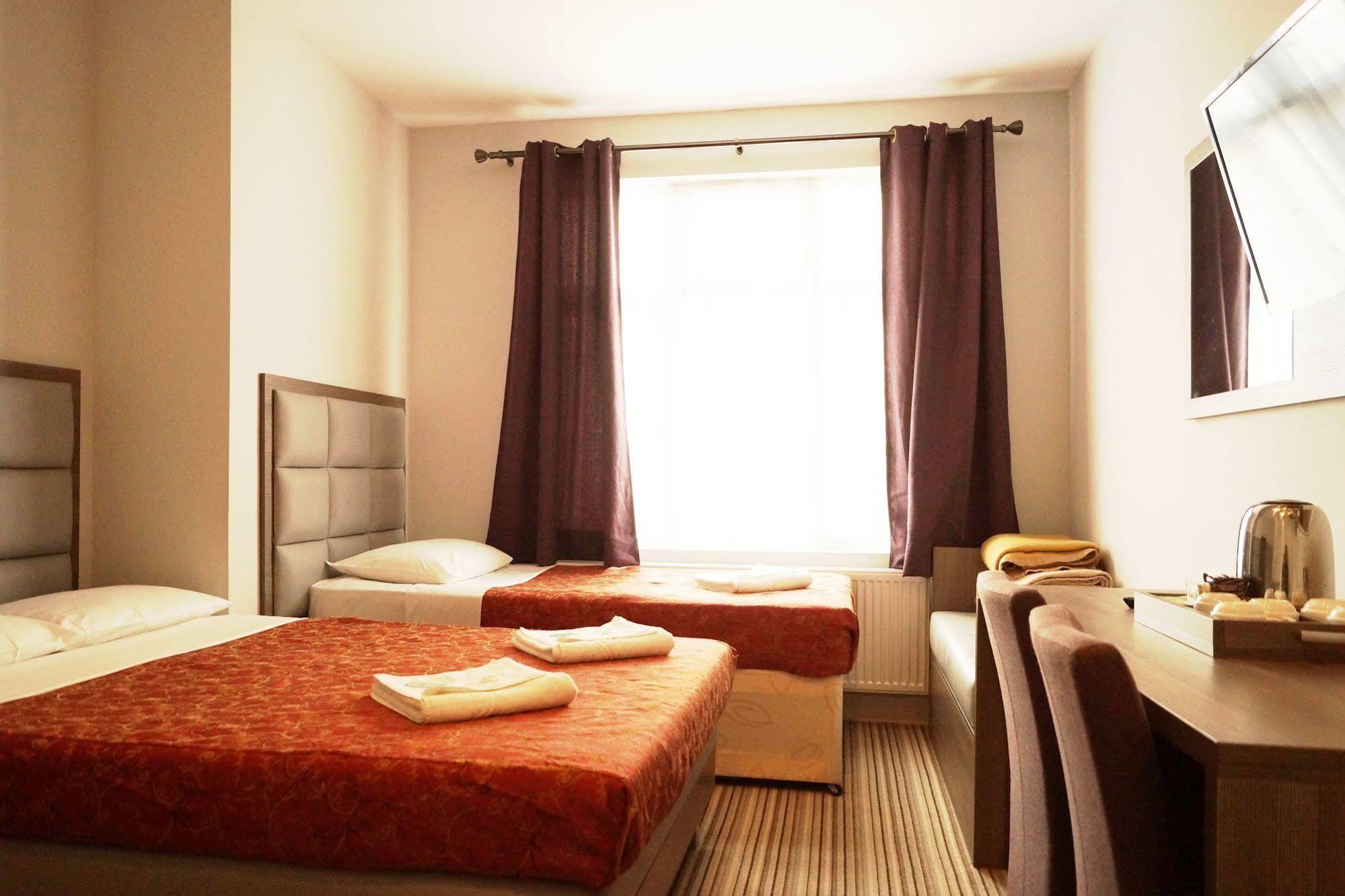 런던 컴포텔 퍼플 B&B 외부 사진