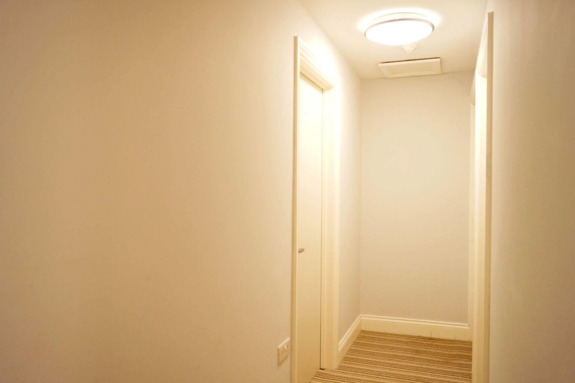 런던 컴포텔 퍼플 B&B 외부 사진