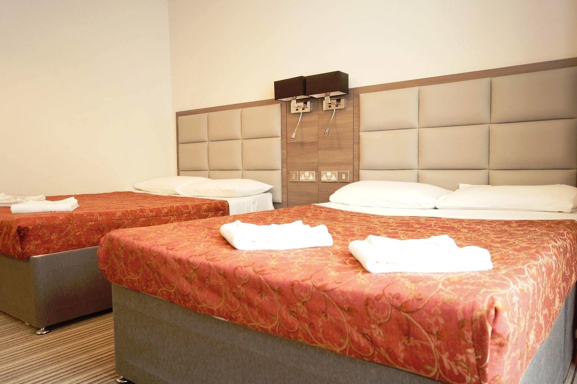 런던 컴포텔 퍼플 B&B 외부 사진