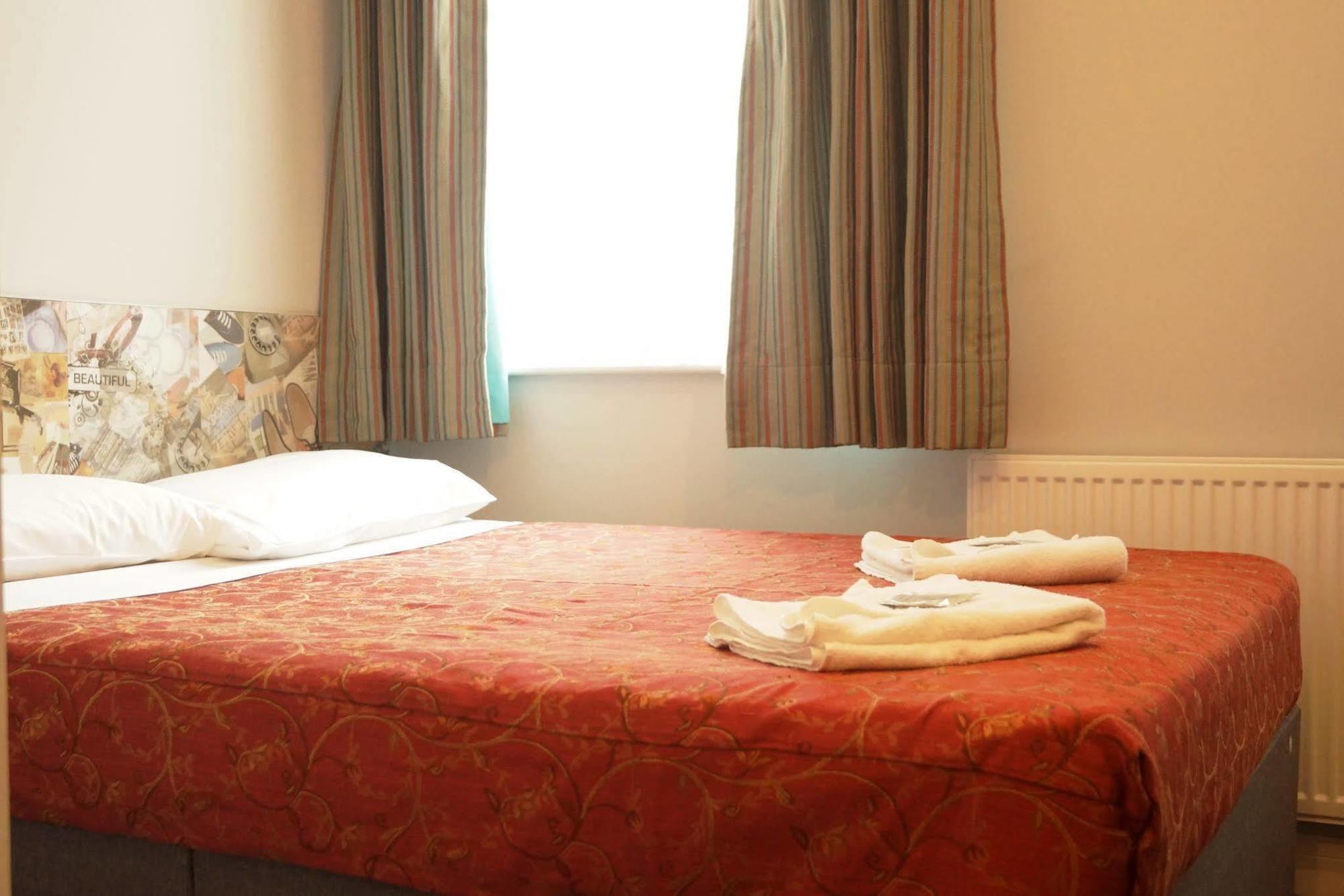 런던 컴포텔 퍼플 B&B 외부 사진