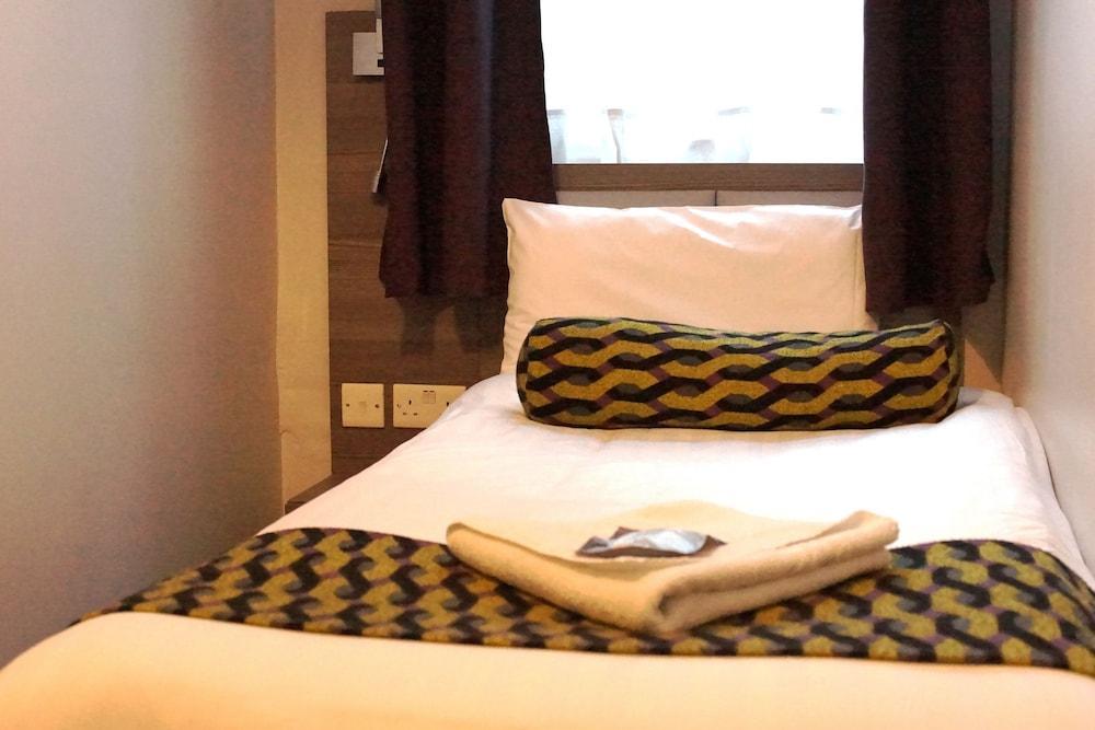 런던 컴포텔 퍼플 B&B 외부 사진